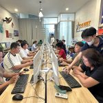 Học viên đang học tin học văn phòng tại lớp học Quận 1