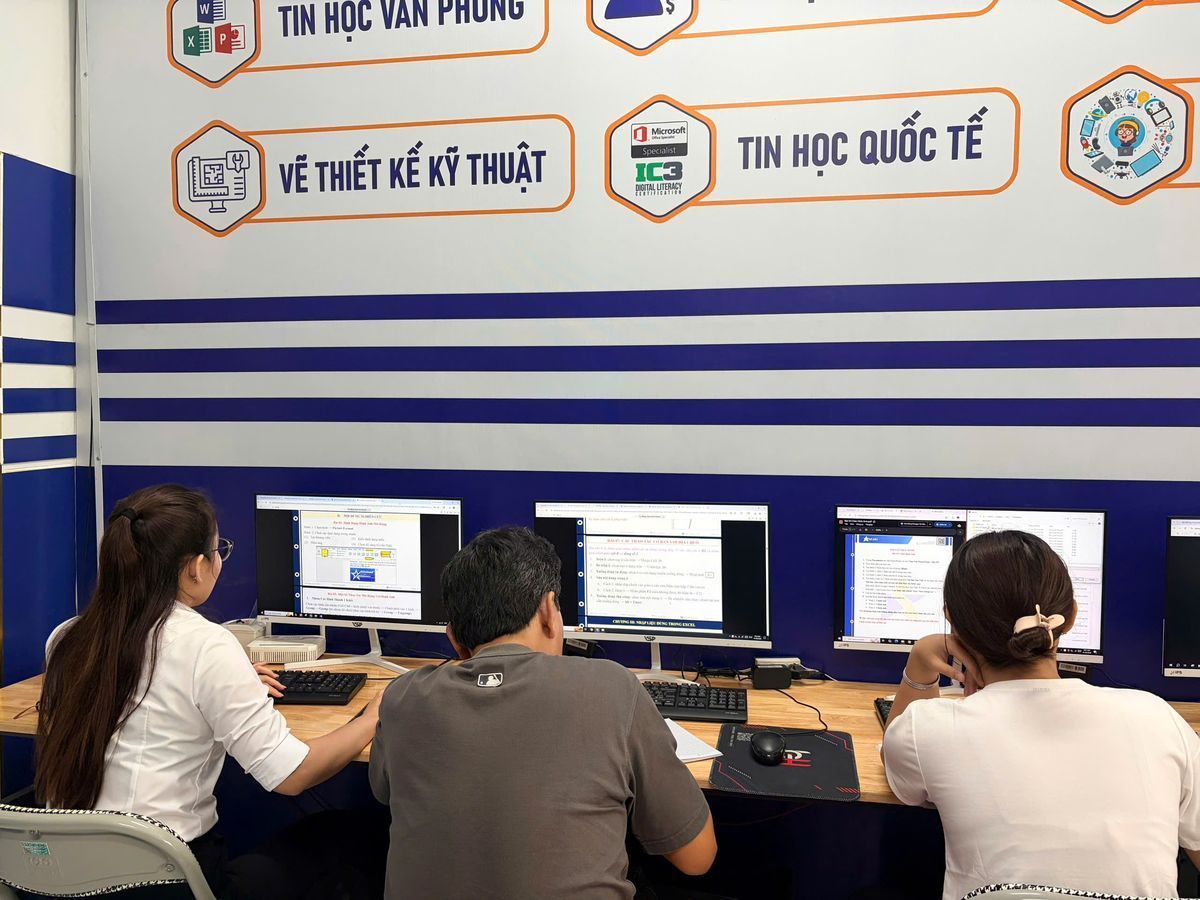 Trung tâm tin học Quận 12