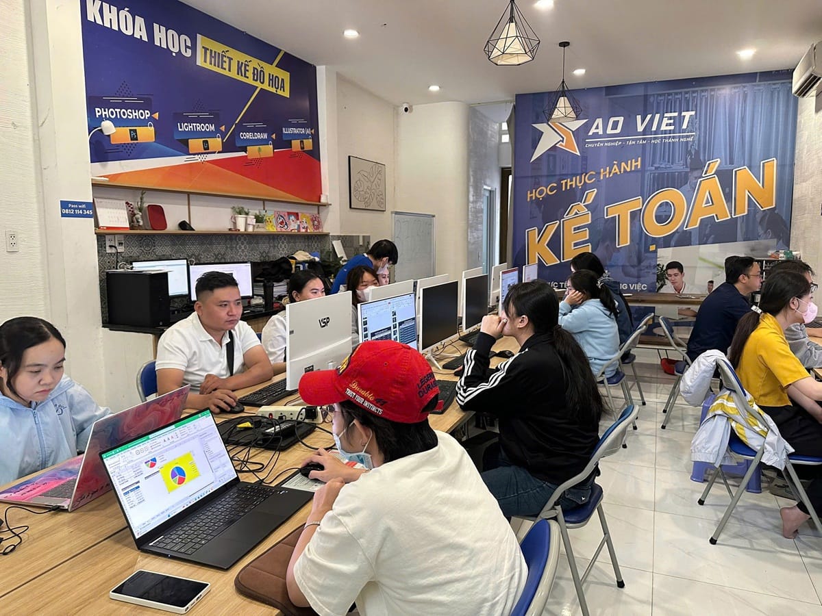 Đối tượng học viên khóa học tin học quận 4