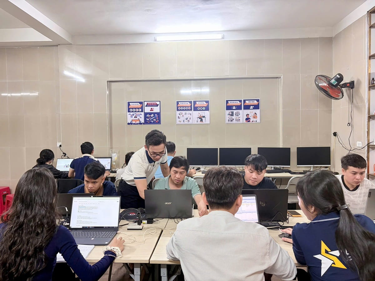 Giảng viên trung tâm dạy tin học quận 4 hướng dẫn cá nhân