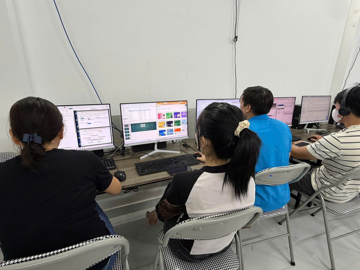 Lớp tin học Gò Vấp thực hành trực tiếp trên máy tính