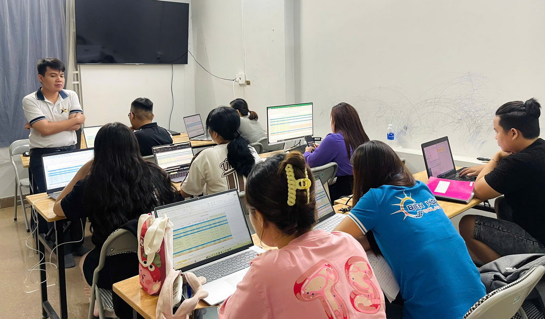 Giới Thiệu Khóa Học AI Cho Giáo Viên