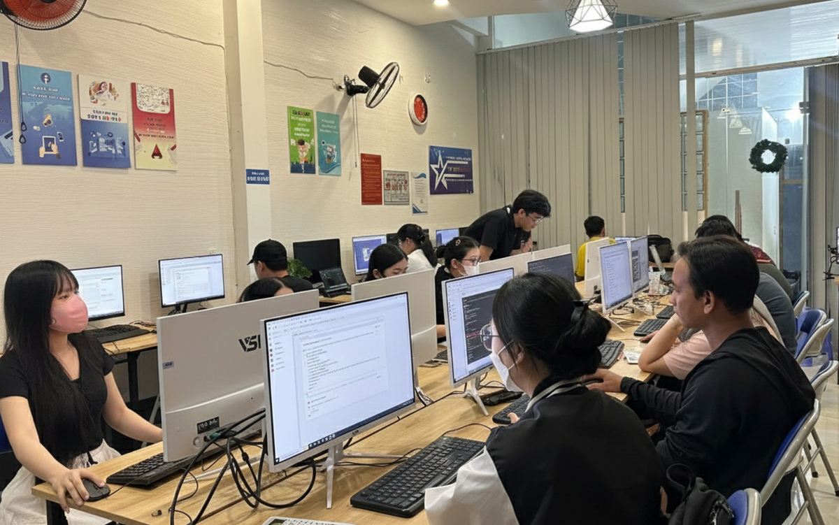 Đối Tượng Học Viên Tham Gia Khóa Học Sử Dụng Microsoft Copilot
