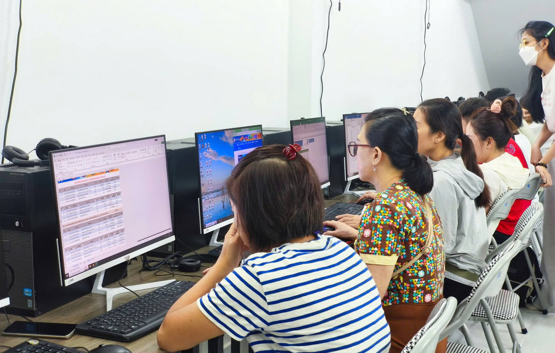 Đối Tượng Nên Tham Gia Lớp Tập Huấn AI Cho Giáo Viên