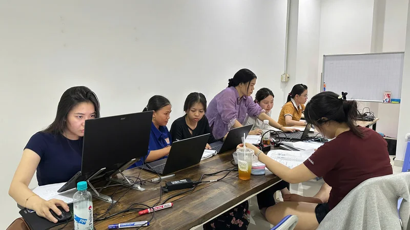 Khóa Học AI Tốt Nhất 2026 Tại TP.HCM: So Sánh Và Đánh Giá Chi Tiết