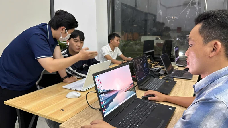 Tổng Quan Khóa Học AI Tốt Nhất 2026 Tại TP.HCM