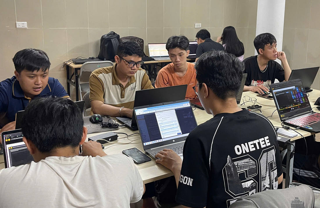 Khóa Học AI Automation Phù Hợp Với Những Ai
